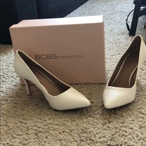 BCBG not used white pump